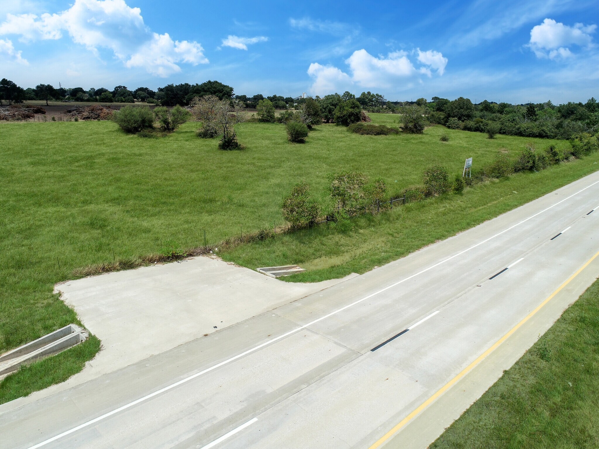 1408 Ward Bend Rd, Sealy, TX à vendre Photo principale– Image 1 sur 16
