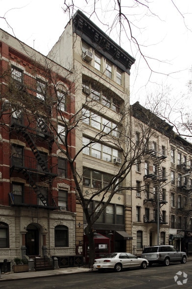 9 Jones St, New York, NY à vendre - Photo de l’immeuble – Image 3 sur 4