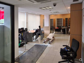 Bureaux/Local commercial dans Alcorcón, Madrid à louer Photo intérieure– Image 2 sur 8