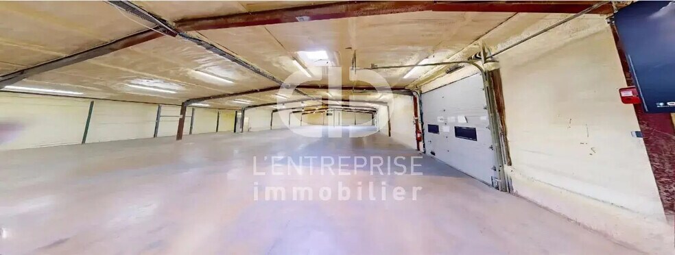 Industriel/Logistique dans Carros à louer - Photo de l’immeuble – Image 2 sur 10