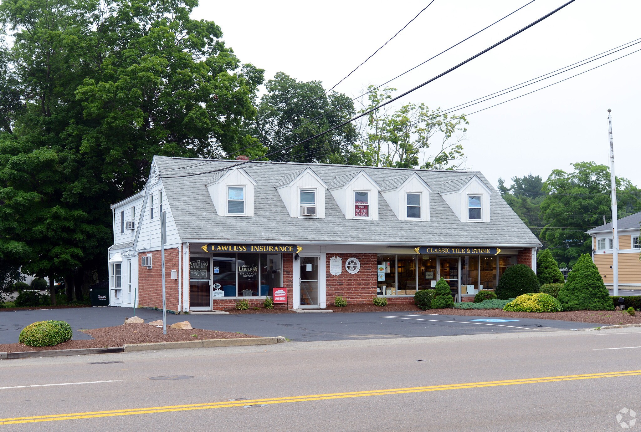 9-13 Whiting St, Hingham, MA à louer Photo principale– Image 1 sur 8