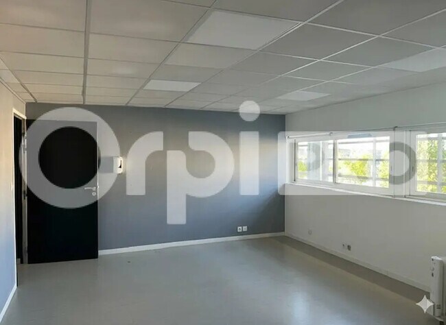 Plus de détails pour Industriel/Logistique à louer