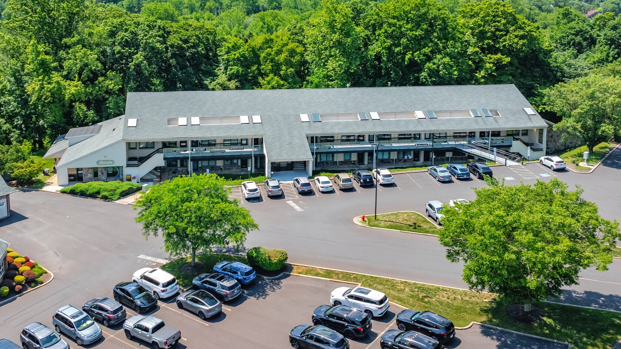 295 Buck Rd, Holland, PA à louer Photo principale– Image 1 sur 14