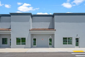 17651 SW 272nd St, Homestead, FL à louer Photo de l’immeuble– Image 1 sur 14