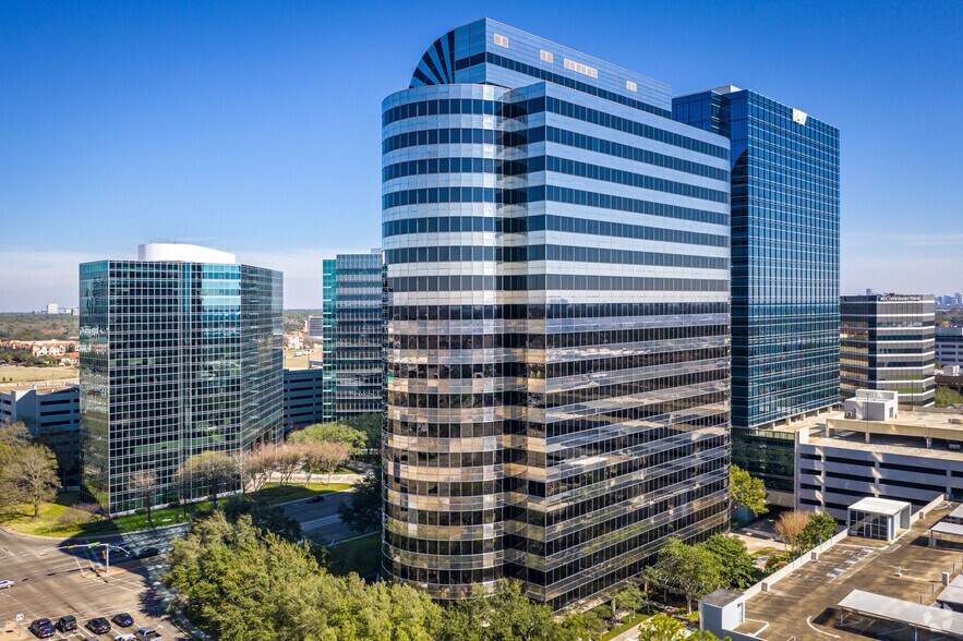 10375 Richmond Ave, Houston, TX à vendre - Photo de l’immeuble – Image 2 sur 13