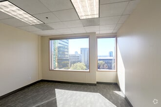 160 W Santa Clara St, San Jose, CA à louer Photo intérieure– Image 2 sur 4
