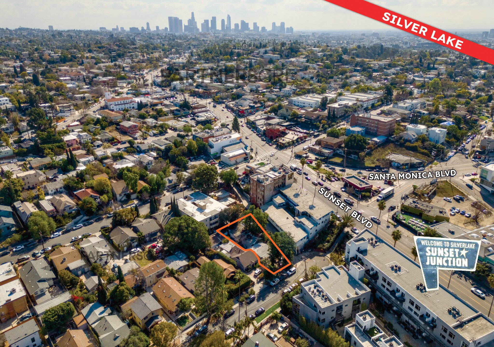 1108 Manzanita St, Los Angeles, CA à vendre Photo de l’immeuble– Image 1 sur 10