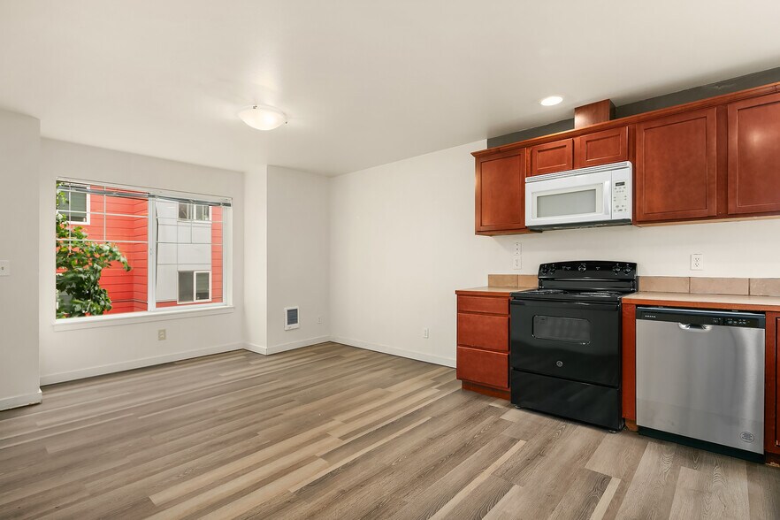 4218 Pasadena Pl NE, Seattle, WA à vendre - Photo de l’immeuble – Image 3 sur 18