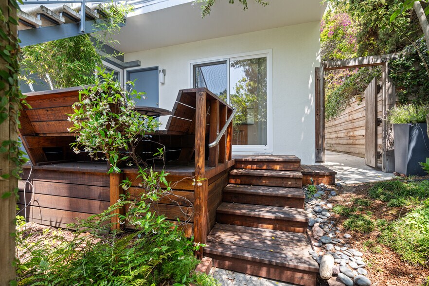 631 Pier Ave, Santa Monica, CA à vendre - Photo de l’immeuble – Image 3 sur 20