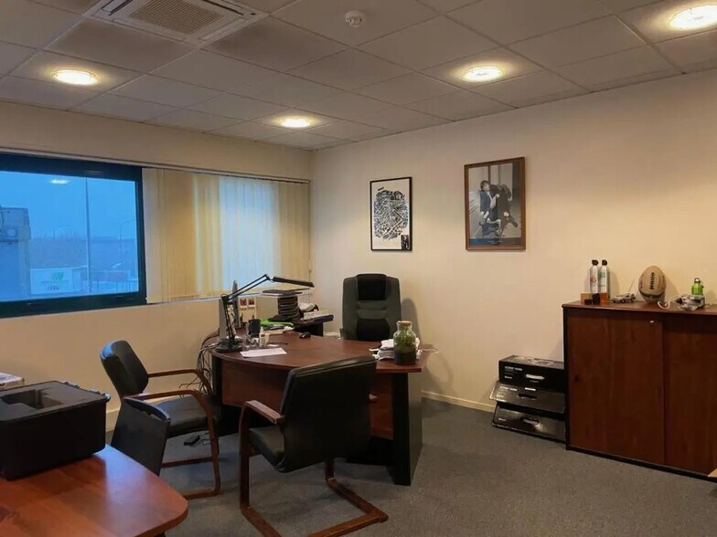 Bureau dans Morangis à vendre - Photo intérieure – Image 3 sur 8