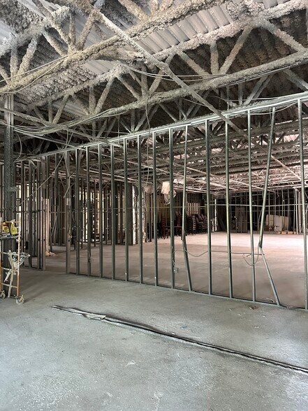 40 Wood Ave, Secaucus, NJ à louer - Photo de l’immeuble – Image 3 sur 13