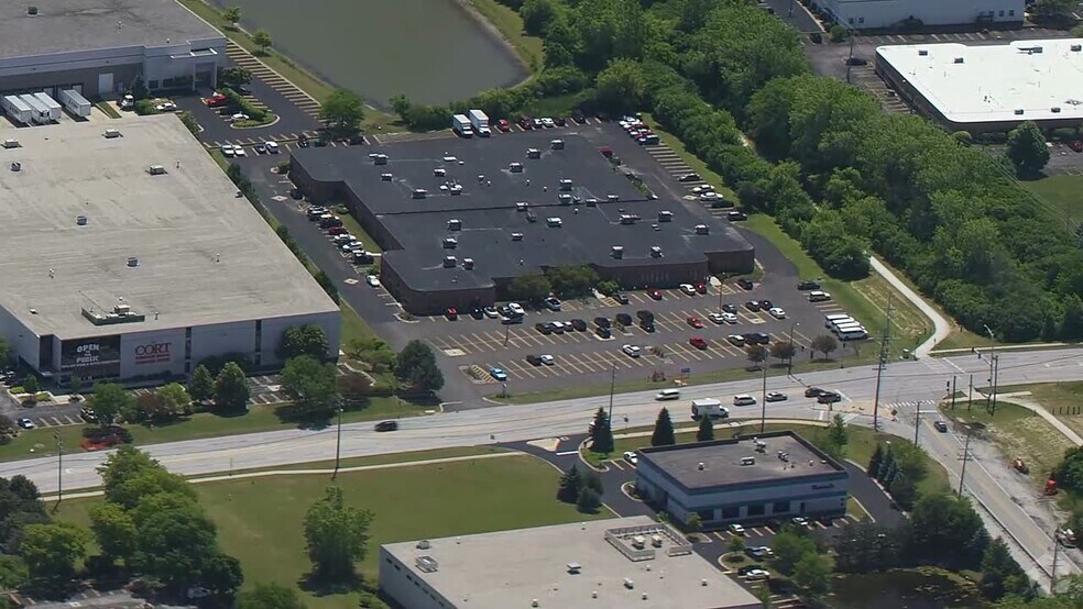 191 S Gary Ave, Carol Stream, IL à louer - Vidéo aérienne – Image 2 sur 6