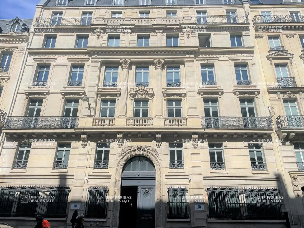 42 Rue De Châteaudun, Paris à louer Photo de l’immeuble– Image 1 sur 8