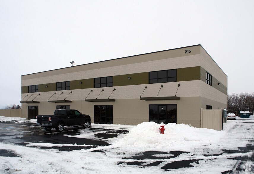 215 E 700 S, Clearfield, UT à louer - Photo de l’immeuble – Image 3 sur 7