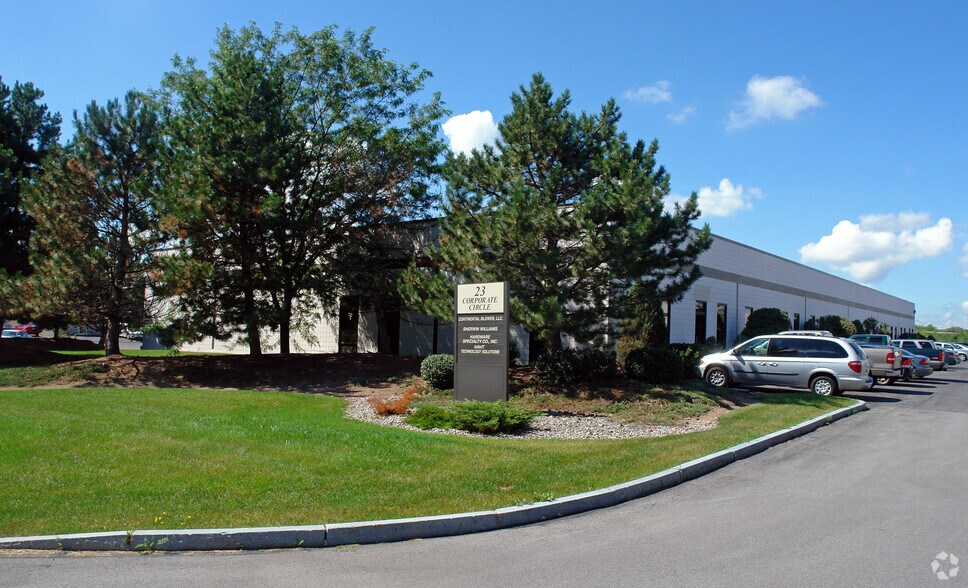 23 Corporate Dr, East Syracuse, NY à louer - Photo de l’immeuble – Image 2 sur 5