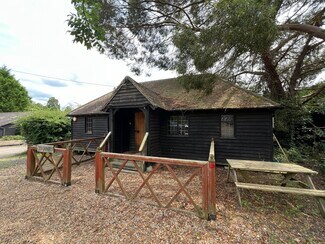 Plus de détails pour Field Pl, Horsham - Bureau à louer