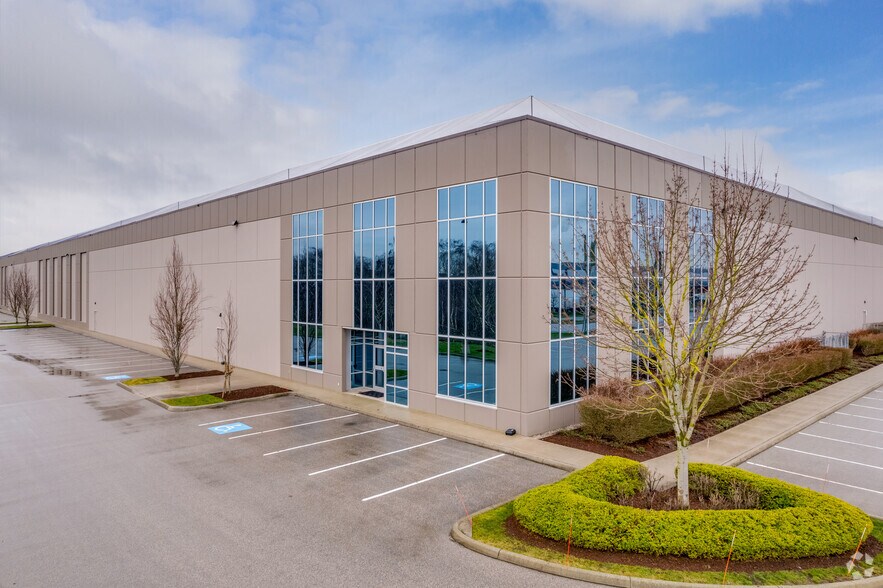 16111 Blundell Rd, Richmond, BC à louer - Photo de l’immeuble – Image 3 sur 4