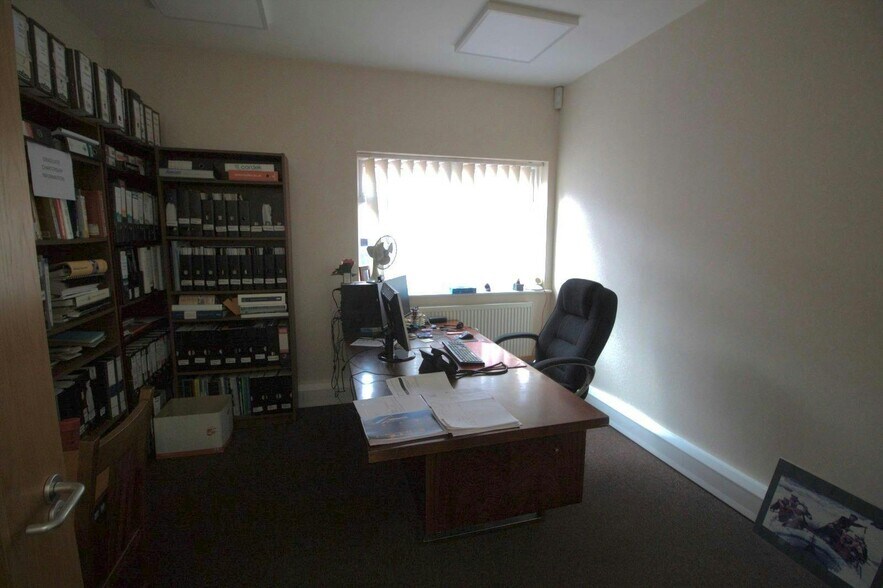 141 Albany Rd, Coventry à vendre - Photo de l’immeuble – Image 2 sur 16