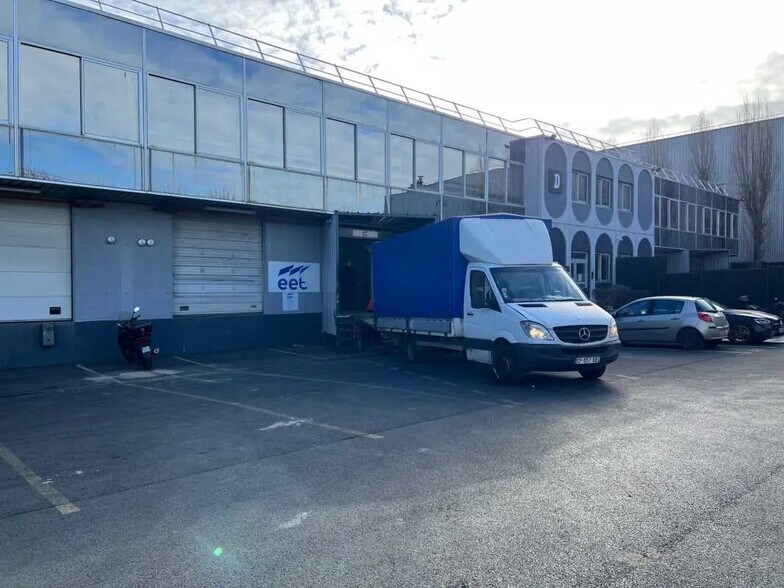 103/105 Rue Charles Michels, Saint-Denis à louer - Photo de l’immeuble – Image 2 sur 8