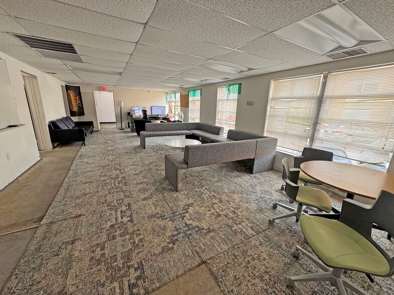 4900 Frolich Ln, Hyattsville, MD à louer - Photo intérieure – Image 3 sur 15