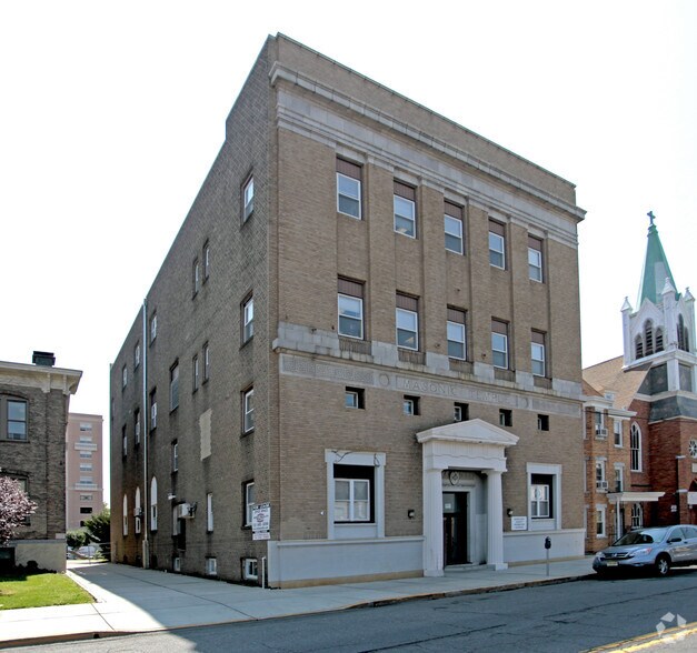 262 State St, Perth Amboy, NJ à louer - Photo principale – Image 1 sur 3