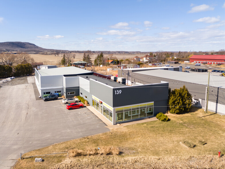 139 Boul Sir-Wilfrid-Laurier, St-Basile-le-Grand, QC à vendre - Photo de l’immeuble – Image 2 sur 28