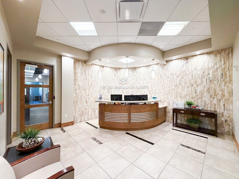 4956 N 300 W, Provo, UT à louer - Photo de l’immeuble – Image 2 sur 14