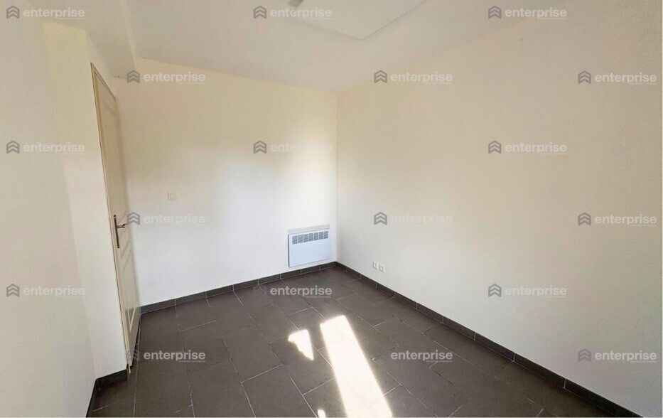 Bureau dans Compiègne à louer - Photo intérieure – Image 3 sur 4