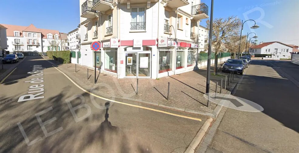 Local commercial dans Voisins-le-Bretonneux à vendre - Photo de l’immeuble – Image 3 sur 4