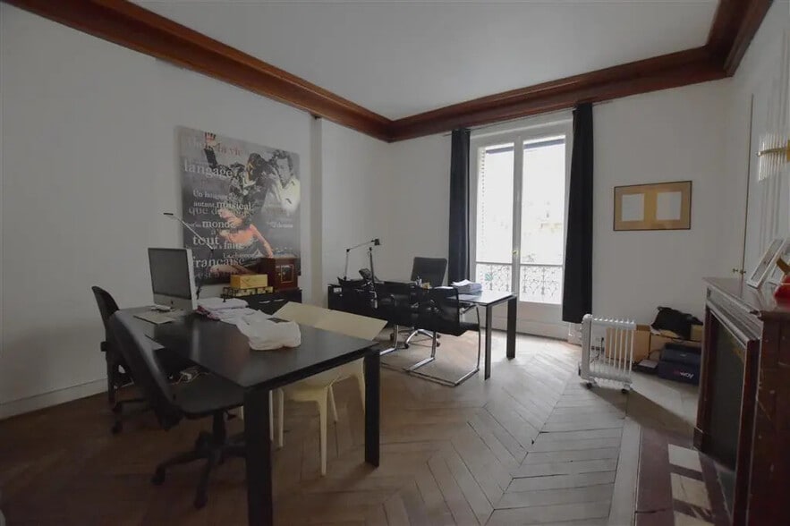 Bureau dans Paris à vendre - Photo de l’immeuble – Image 2 sur 7