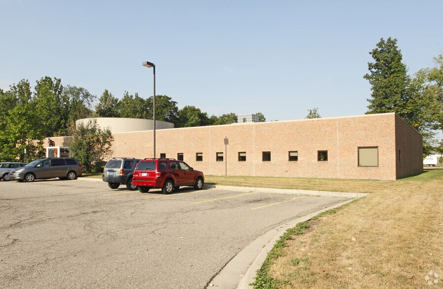 6100 N Haggerty Rd, Canton, MI à vendre - Photo de l’immeuble – Image 2 sur 2