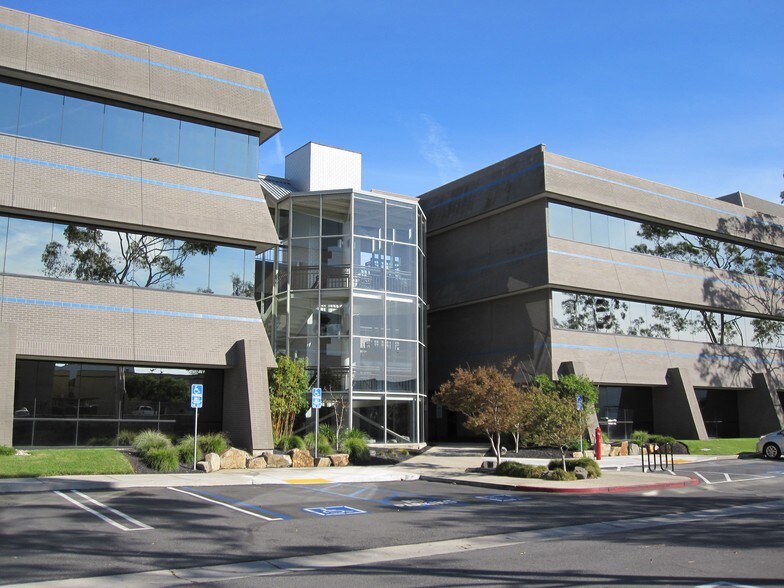 3625 Del Amo Blvd, Torrance, CA à louer - Photo de l’immeuble – Image 3 sur 10