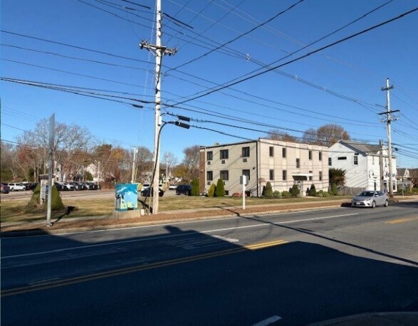 205 E Central St, Franklin, MA à louer Photo de l’immeuble– Image 1 sur 3