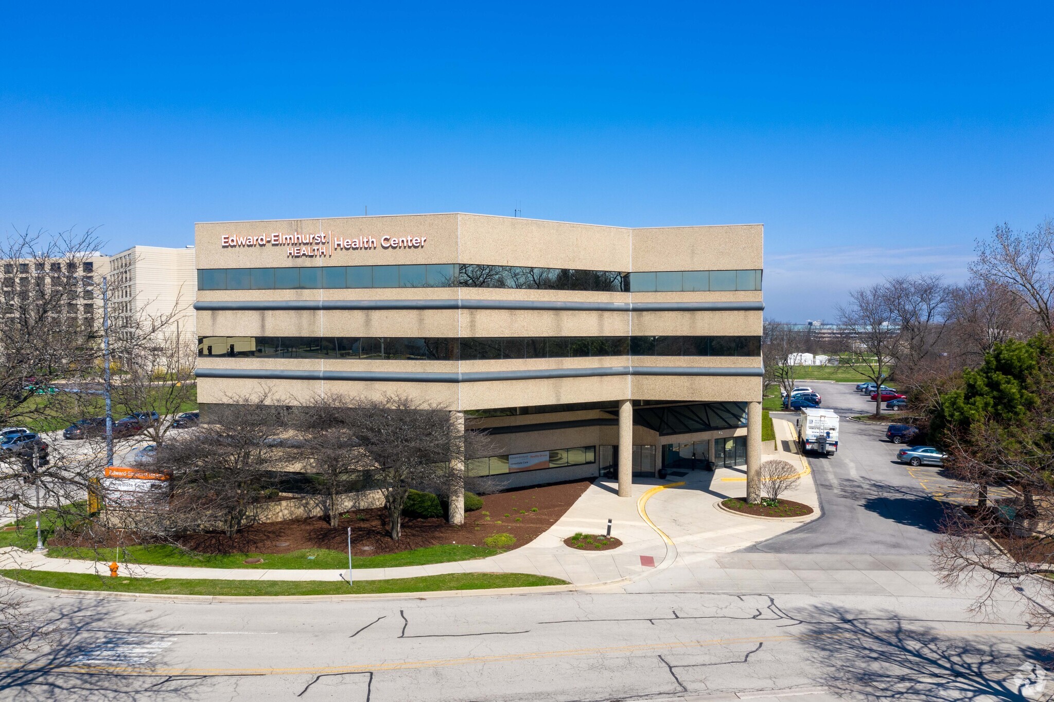 1804 N Naper Blvd, Naperville, IL à louer Photo de l’immeuble– Image 1 sur 10