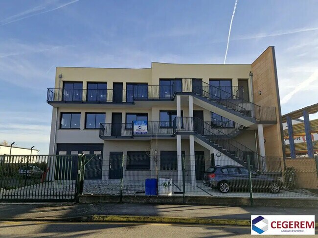 Plus de détails pour Local d’activités à vendre