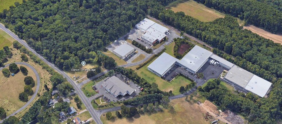 225 County Road 522, Manalapan Township, NJ à vendre - Photo de l’immeuble – Image 3 sur 10