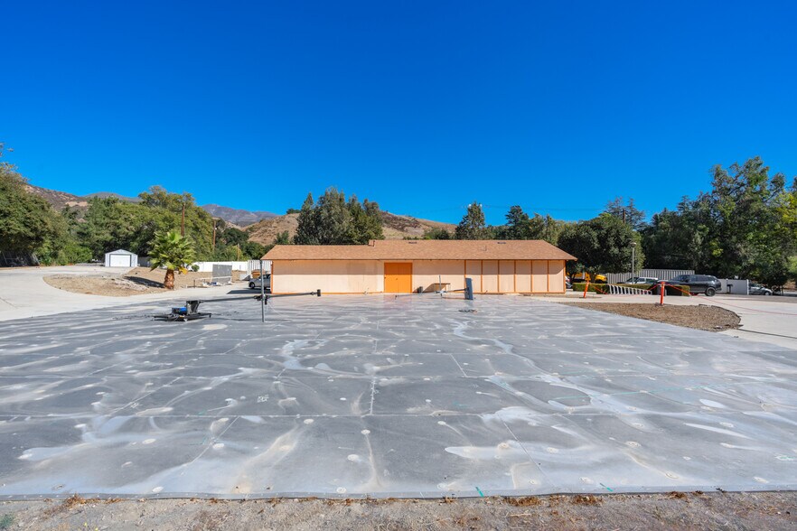 19121 El Toro Rd, Silverado, CA à vendre - Photo de l’immeuble – Image 3 sur 22