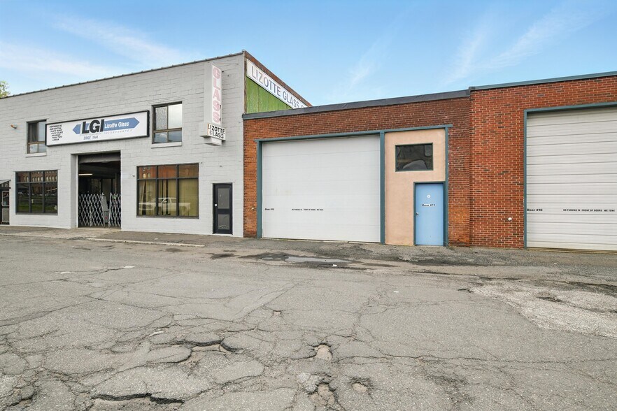420 Race St, Holyoke, MA à louer - Photo de l’immeuble – Image 3 sur 24