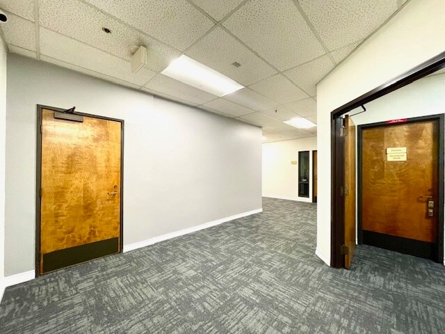 1425 W Foothill Blvd, Upland, CA à louer Photo intérieure– Image 1 sur 4