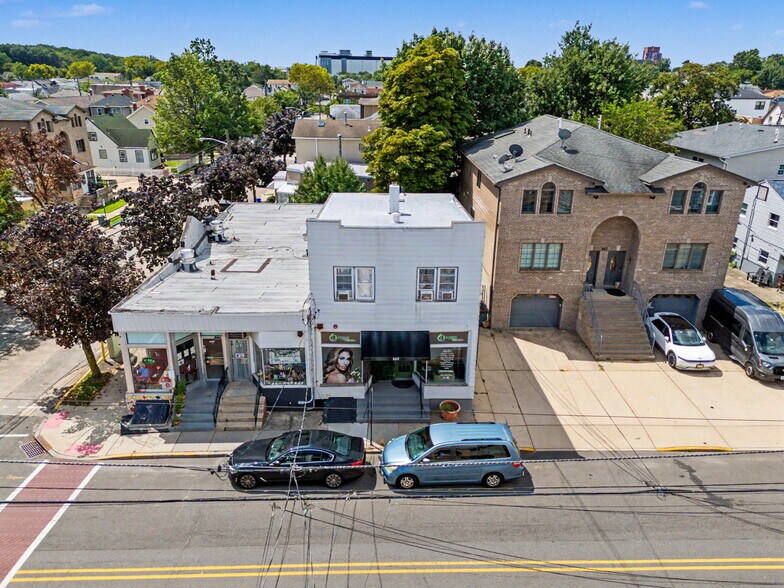 163 Front St, Secaucus, NJ à vendre - Photo de l’immeuble – Image 1 sur 38