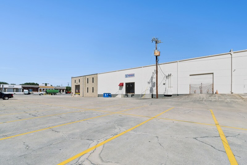 101 E Nakoma St, San Antonio, TX à louer - Photo de l’immeuble – Image 2 sur 15