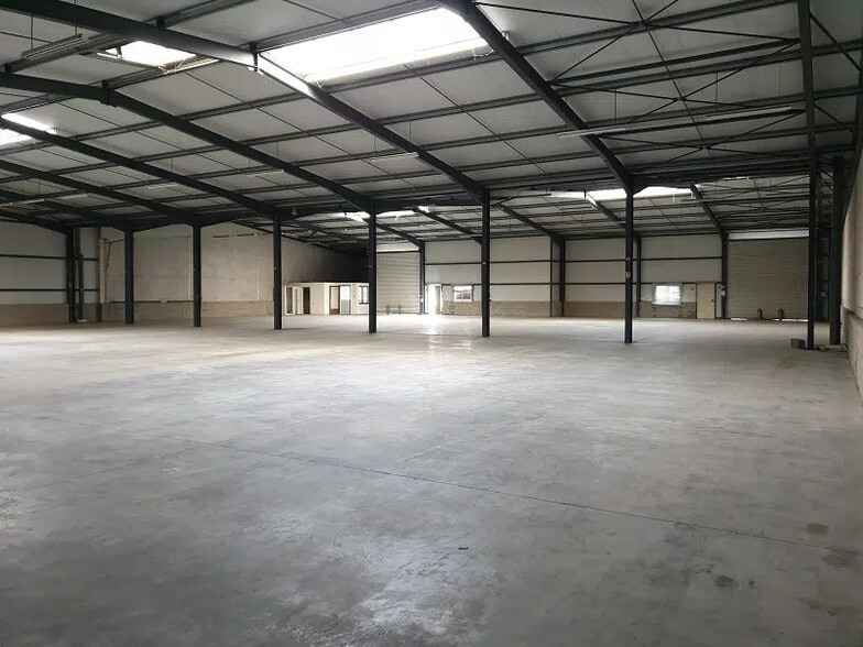 Local d’activités dans Saint-Alban à louer - Photo intérieure – Image 1 sur 16