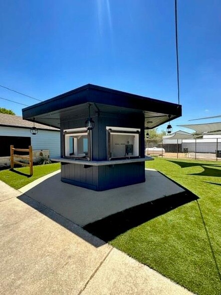 102 Oak Dr, Wimberley, TX à louer - Photo de l’immeuble – Image 2 sur 19