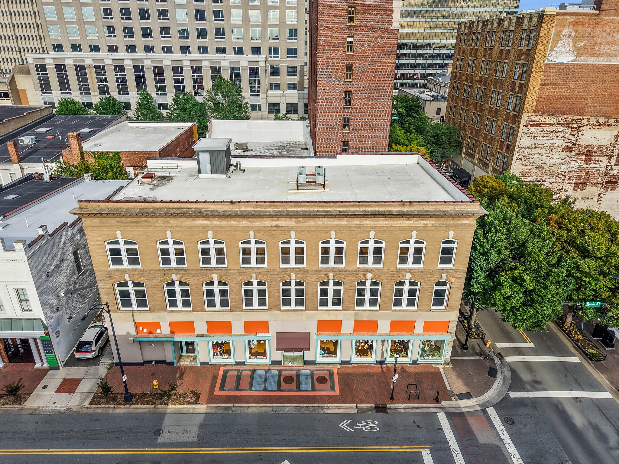 131 W Fourth St, Winston-Salem, NC à vendre Photo principale– Image 1 sur 6