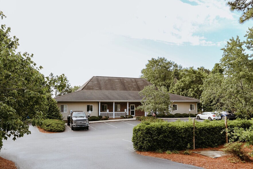1295 Old Us-1 Hwy S, Southern Pines, NC à louer - Photo de l’immeuble – Image 1 sur 16