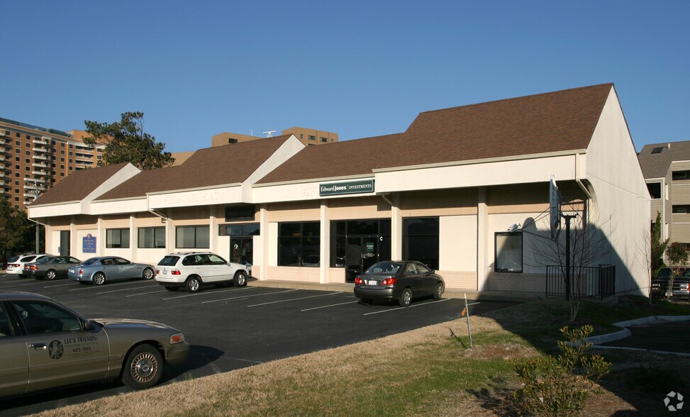 3020 Shore Dr, Virginia Beach, VA à louer - Photo de l’immeuble – Image 2 sur 3