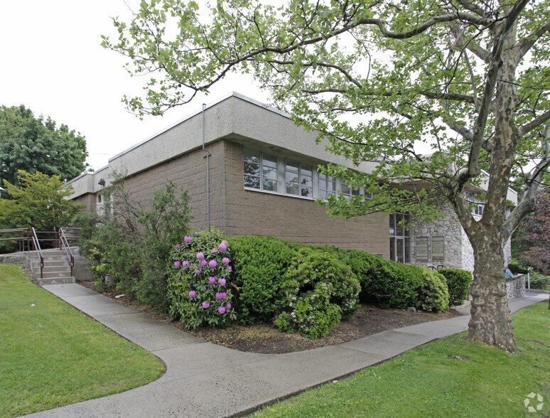 180 E Central Ave, Pearl River, NY à louer - Photo principale – Image 1 sur 11