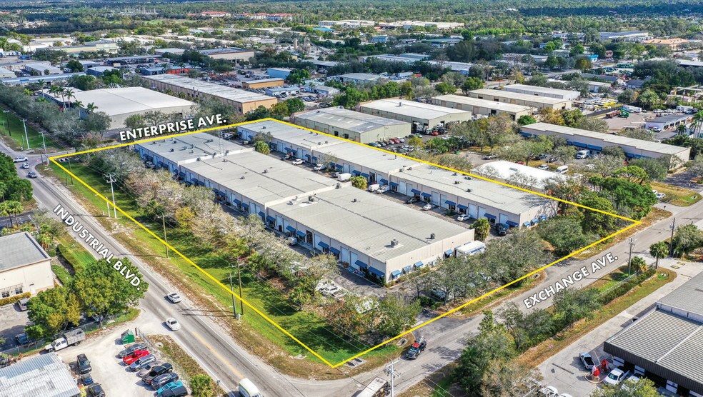 4110 Enterprise Ave, Naples, FL à louer - Photo de l’immeuble – Image 1 sur 50