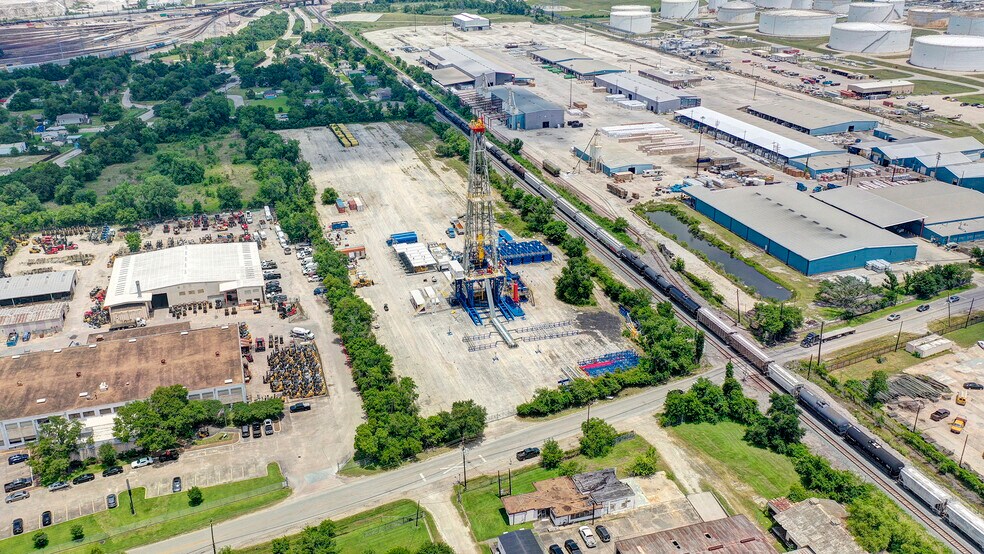 7621 Wallisville Rd, Houston, TX à louer - Photo de l’immeuble – Image 2 sur 6