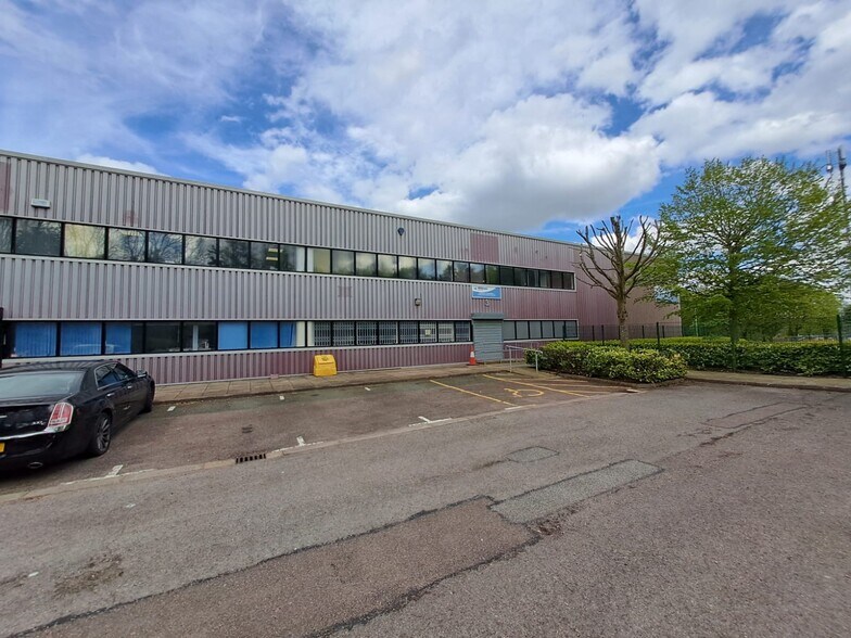 Denbigh Hall, Milton Keynes à louer - Photo de l’immeuble – Image 1 sur 7
